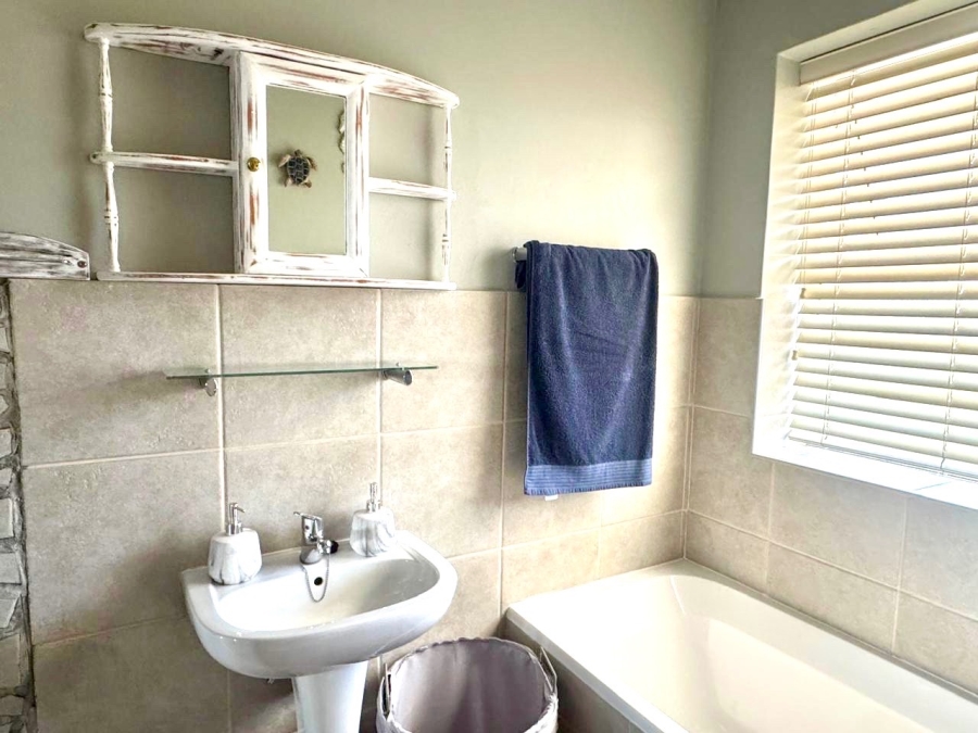 To Let 2 Bedroom Property for Rent in Diaz Beach Western Cape